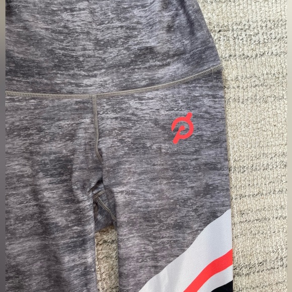 Peloton x WITH 🦄 Wear it to Heart Retro SET - Picture 5 of 8